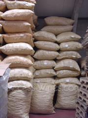 Mat�riel de cave: BOUCHON, bouchons en li�ge naturel colmat�s au latex tr�s grandes quantit�s