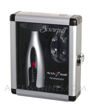 SCREWPULL - Tire-bouchons Screwpull trilogy en alliage m�tallique ZAMAK, mod�les de table GS300 avec coupe-capsule, Le corps de ce solide tire-bouchon est en ZAMAK: Alliage � base de zinc, d&acute;aluminium (3,9 � 4,3%), de magn�sium (0,03 � 0,06%) et �ventuellement de cuivre (1 � 3%).<br>Aspect aluminium satin� avec un coupe capsule cristal transparent, livr&eacute; dans un coffret cadeau-valisette en aluminium bross�.